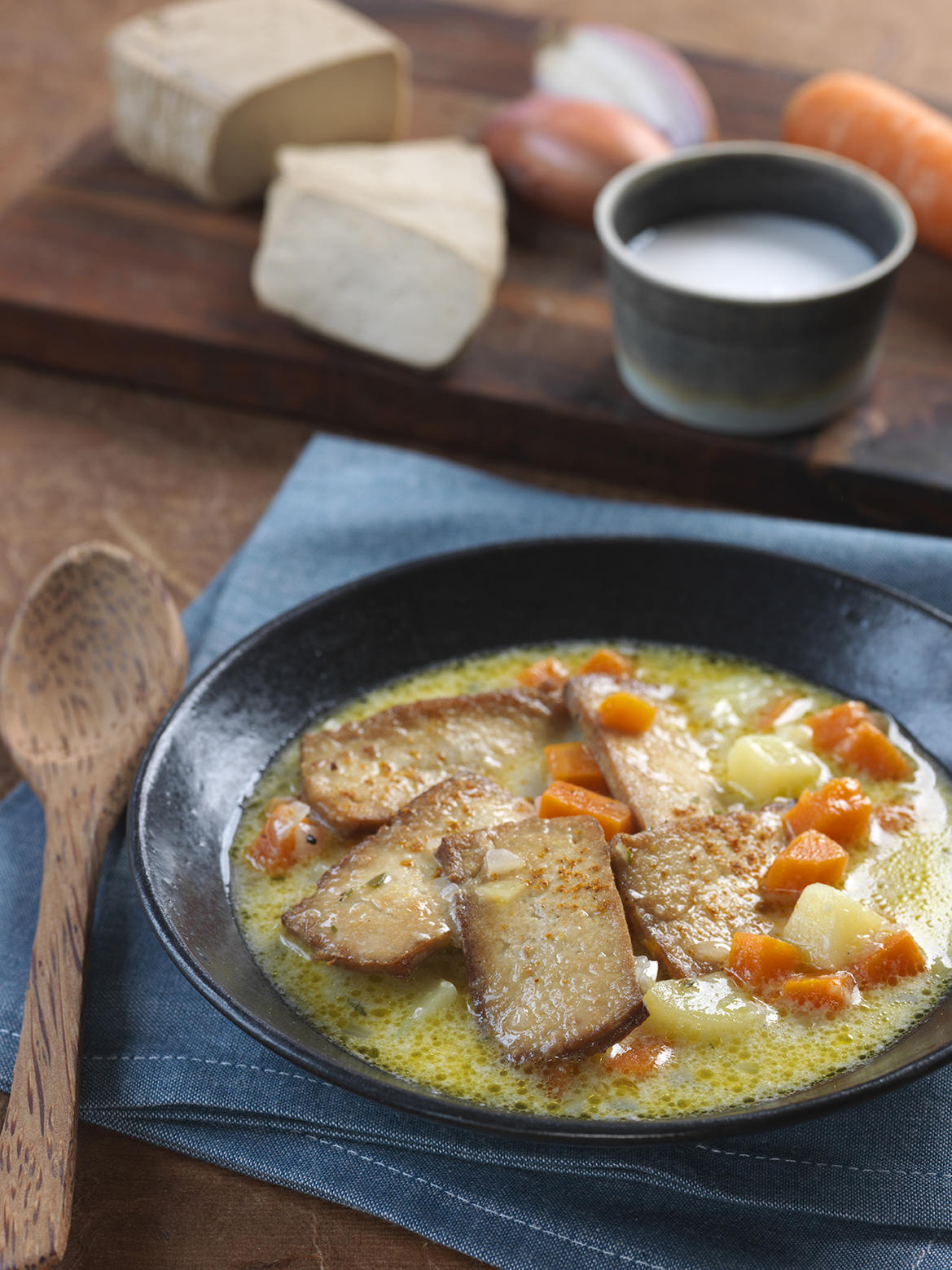Prix Engagés : Soupe de légumes et tofu fumé (1,71 €/personne) Prix Engagés : Soupe de légumes et tofu fumé (1,71 €/personne)